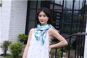 真絲圍巾多大尺寸合適呢&mdash;&mdash;真絲圍巾，真絲絲巾，圍巾定制