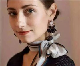 絲巾的各種圍法——真絲圍巾、真絲絲巾、圍巾品牌、定制圍巾、 絲巾的各種圍法——真絲圍巾、真絲絲巾、圍巾品牌、定制圍巾、