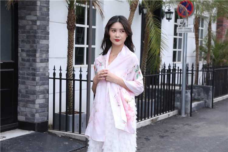 真絲絲巾廠家批發