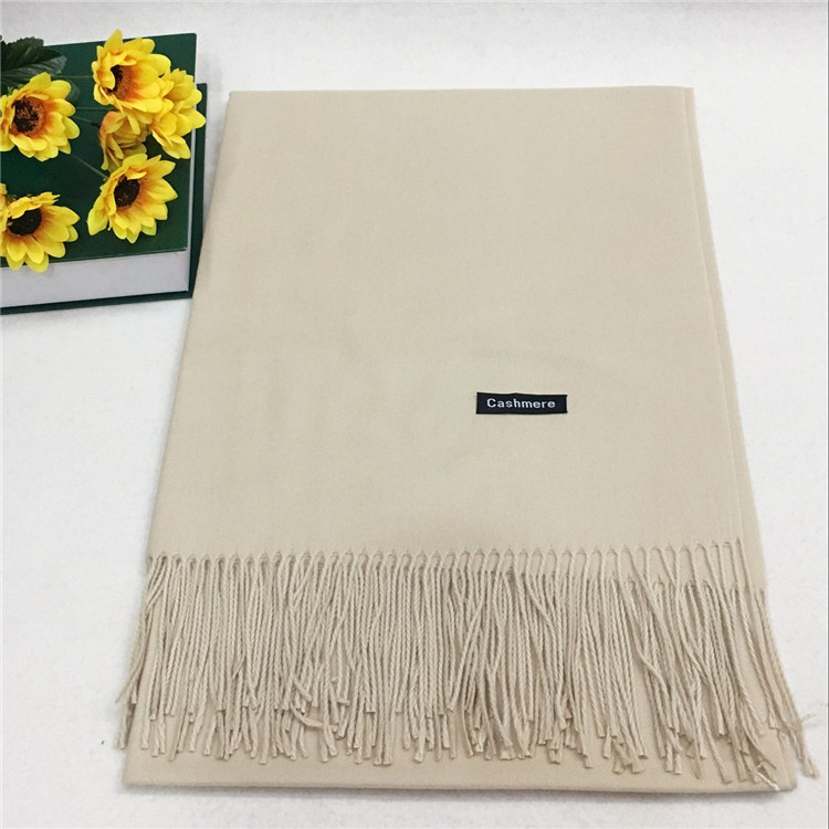 灰色圍巾怎么搭配 灰色圍巾怎么搭配