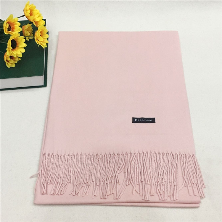 灰色圍巾怎么搭配 灰色圍巾怎么搭配