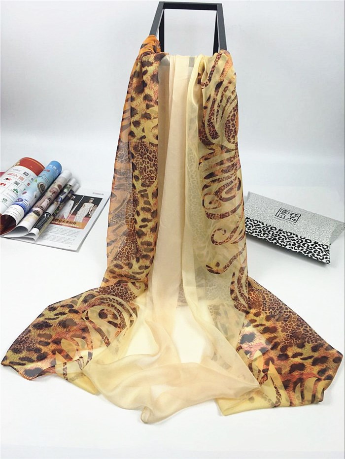 新款橘黃豹紋仿真絲圍巾 新款橘黃豹紋仿真絲圍巾
