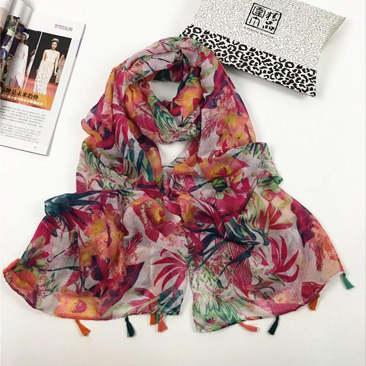 新款秋冬季掛須彩繪巴厘紗圍巾 新款秋冬季掛須彩繪巴厘紗圍巾