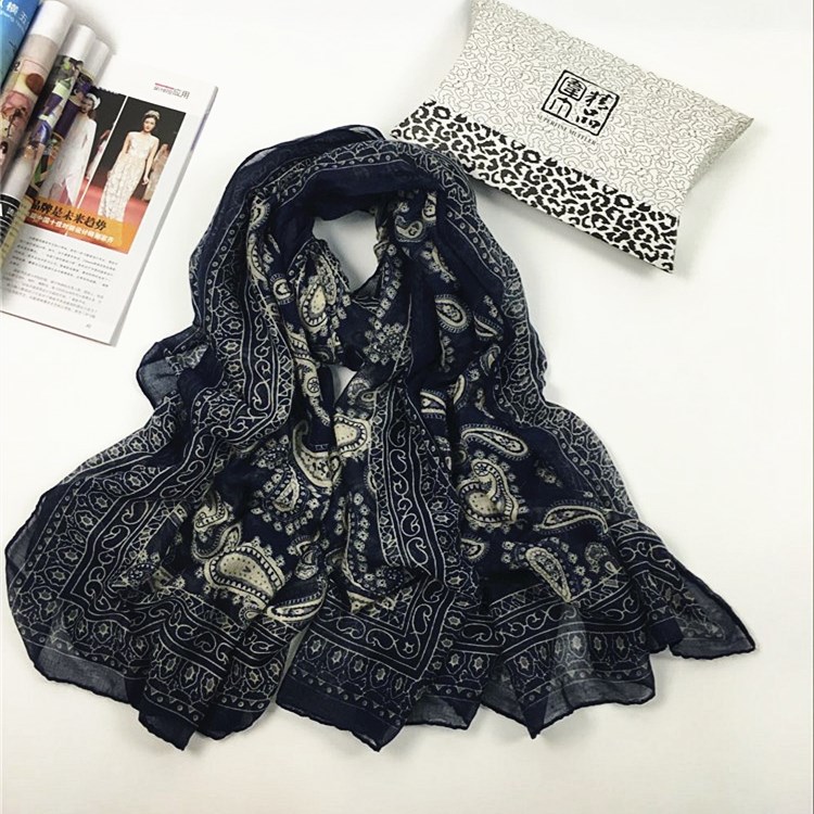 秋冬季民族風花紋款巴厘紗圍巾灰色 秋冬季民族風花紋款巴厘紗圍巾灰色