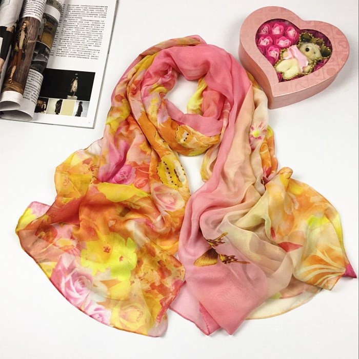 新款蝴蝶系列仿真絲絲巾黃色 新款蝴蝶系列仿真絲絲巾黃色